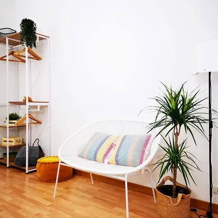 Apartament Spacious 50 Meters From The Metro