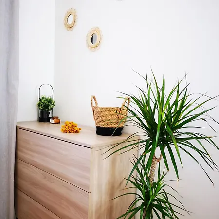 Spacious 50 Meters From The Metro شقة ميلان