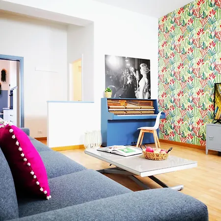 شقة Spacious 50 Meters From The Metro ميلان