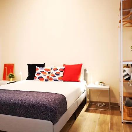 Spacious 50 Meters From The Metro Appartamento Milano