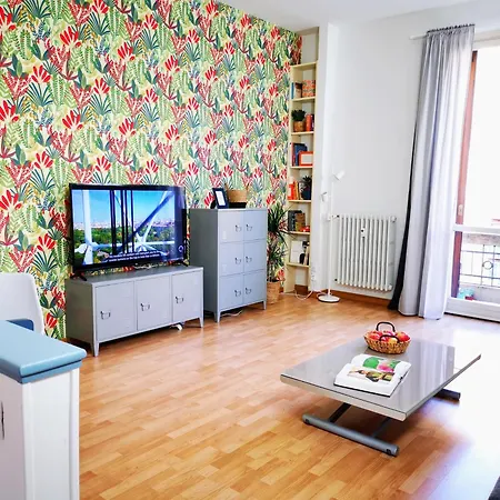 Appartamento Spacious 50 Meters From The Metro Milano